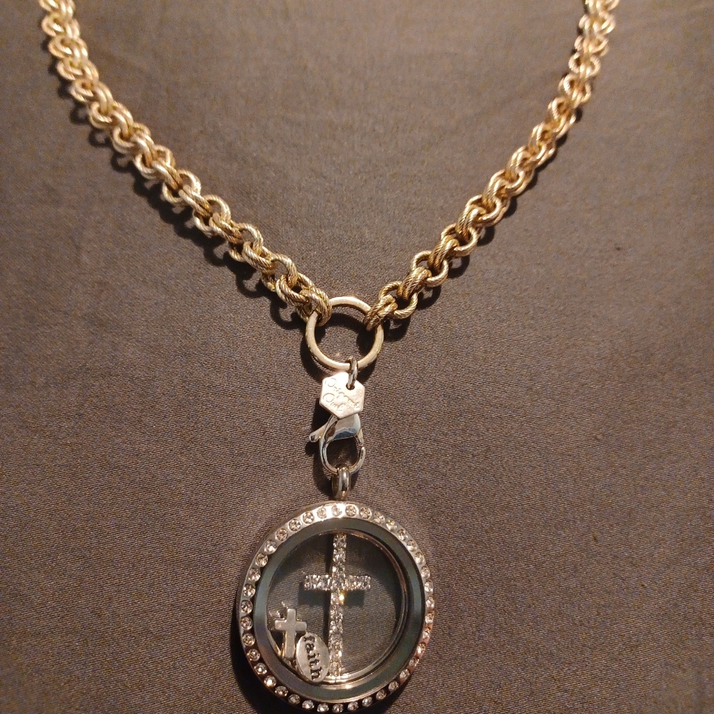 Origami owl necklace